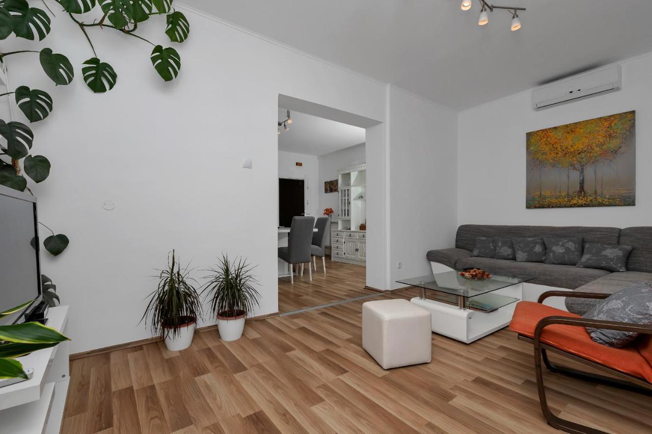 Apartment Sabina Makarska